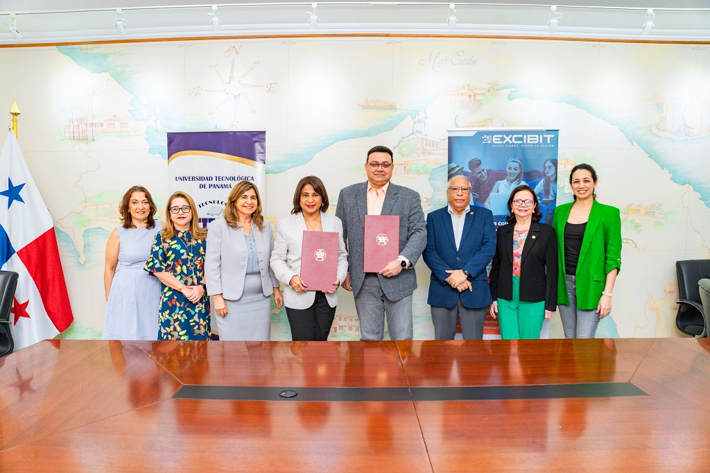 Firma de Convenio con Excibit con Universidad Tecnológica de Panamá