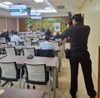 Toma de fotografías en Salón de Consejos