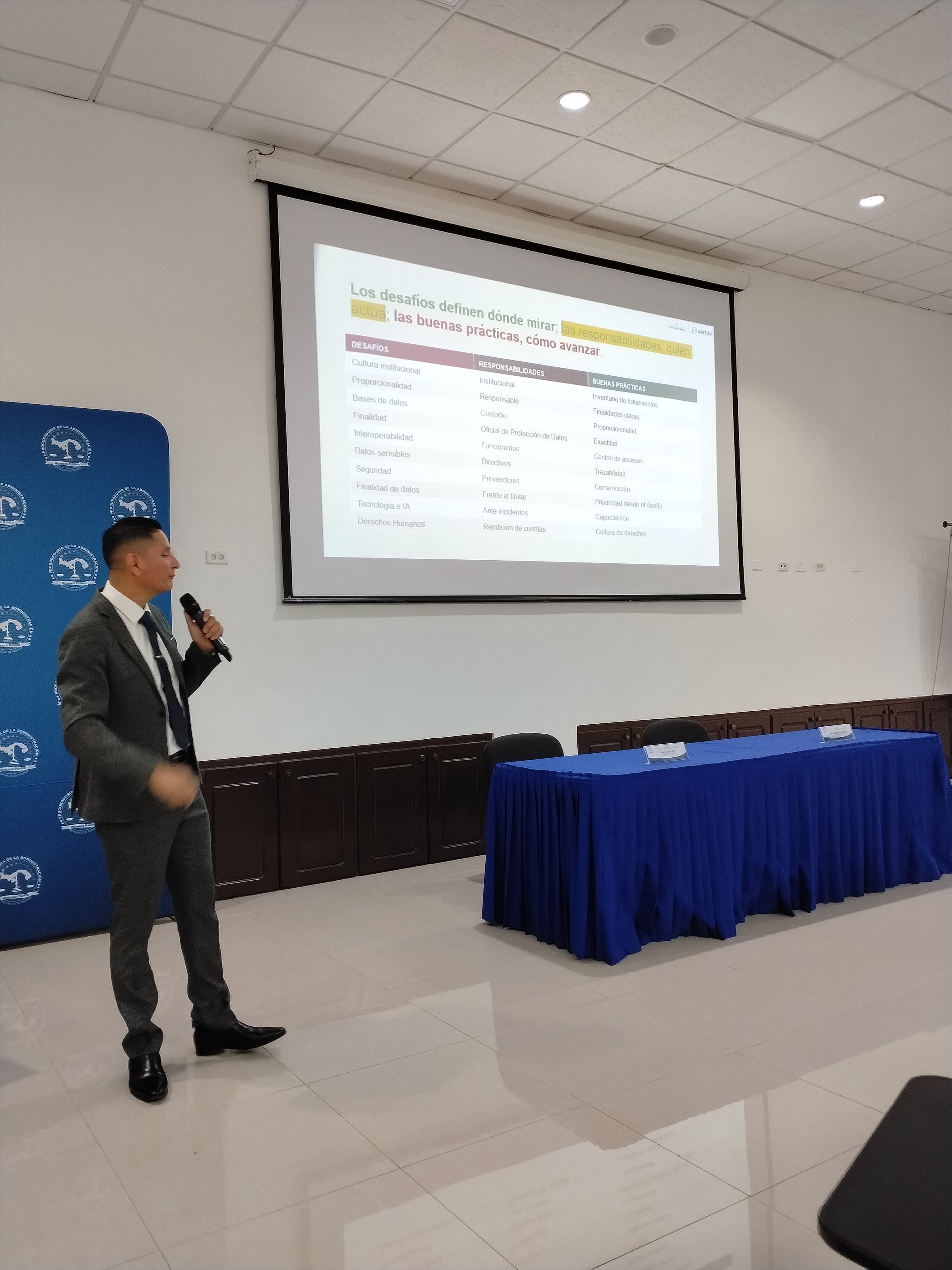 licenciado Geovanni Hartmann, coordinador de Adiestramiento de la Dirección de Protección de Datos Personales de la Autoridad Nacional de Transparencia y Acceso a la Información