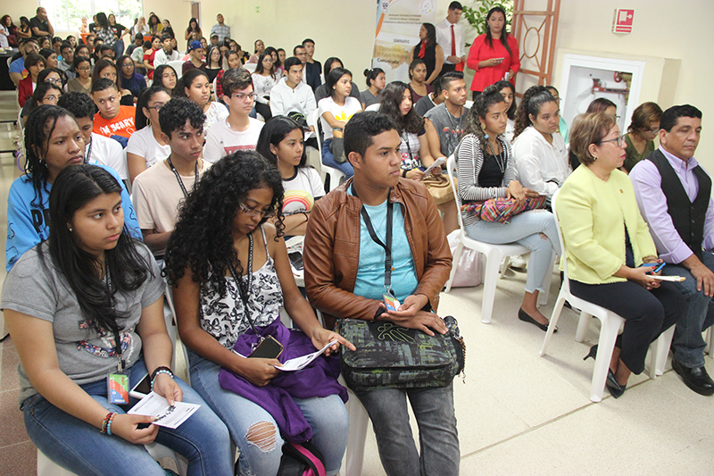 Seminario oportunidades que fortalecen el futuro profesional del  comunicador ejecutivo | Universidad Tecnológica de Panamá
