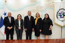 La UTP recibe visita de la embajadora de Panamá en Uruguay