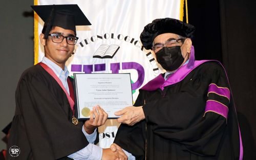 Estudiante graduando de la Facultad de Ingeniería Mecánica.