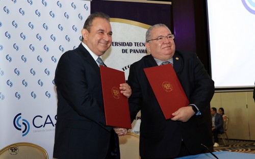 Se firma convenio entre la UTP y la CASEM.