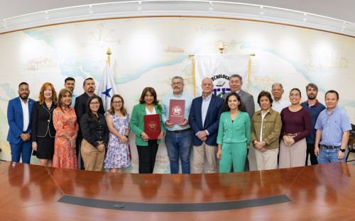 El proyecto Smart Campus de la UTP se consolida aún más con la firma de convenio ACRE - UTP