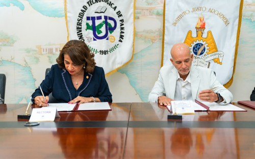 La UTP firma convenio con el IJA, impulsarán actividades colaborativas