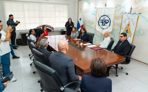 La UTP firma convenio con el IJA, impulsarán actividades colaborativas
