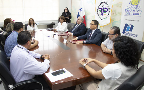 La UTP socio estratégico de la Cámara Panameña del Libro