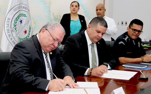 La UTP y el Minseg firman Convenio Marco de Cooperación.