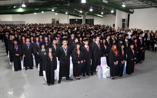 Centro Regional de Chiriquí celebra la graduación de 213 profesionales