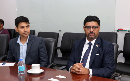 La Embajada de la India en Panamá busca alianza con la UTP