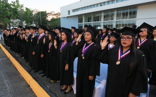 Un total de 443 profesionales se gradúan de la UTP en la primera Ceremonia de Graduación 2026, Facultades de Ingeniería Civil, Eléctrica y Mecánica 