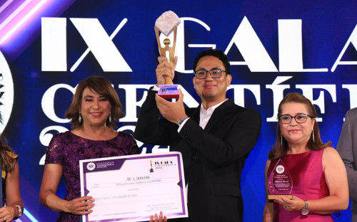IX Gala Científica y Premio Cuásar 2024, organizada por la Universidad Tecnológica de Panamá.