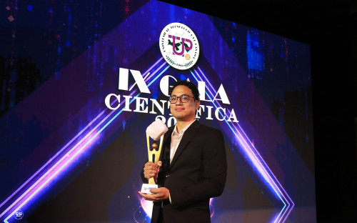 IX Gala Científica y Premio Cuásar 2024, organizada por la Universidad Tecnológica de Panamá.