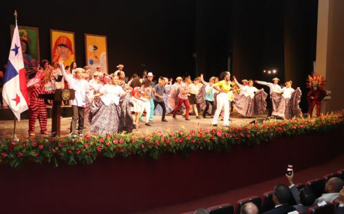 Participantes de la Gala Cultural  “Esencia de mi Tierra”, 2019.