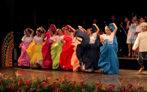 Participantes de la Gala Cultural “Esencia de mi Tierra”, 2019.