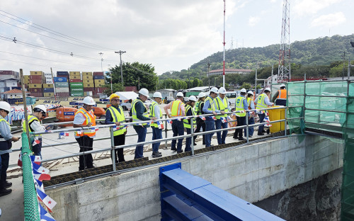 Autoridades de la UTP visitan Línea 3 del Metro de Panamá.