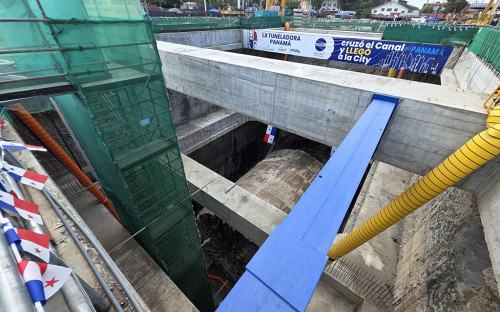 Autoridades de la UTP visitan Línea 3 del Metro de Panamá.