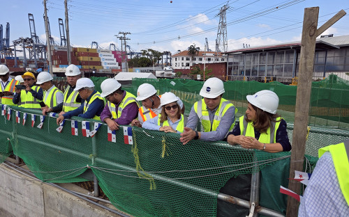 Autoridades de la UTP visitan Línea 3 del Metro de Panamá.