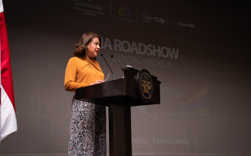 Panameños podrán acceder a formación especializada en IA, con 10 mil becas a disposición