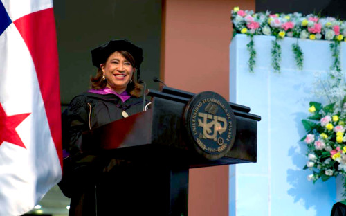 UTP ha entregado más de cien mil profesionales al país, Desde 1981 a la fecha