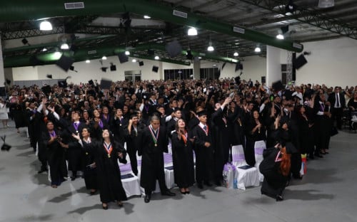 Centro Regional de Chiriquí celebra la graduación de 213 profesionales