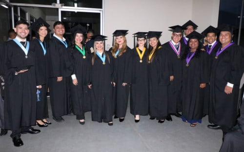 Centro Regional de Chiriquí celebra la graduación de 213 profesionales