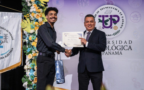 Facultad de Ingeniería Eléctrica realiza Ceremonia de Imposición de Cascos 2025