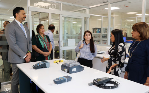 Inauguran laboratorio dedicado a la investigación de zonas marinas costeras en la UTP