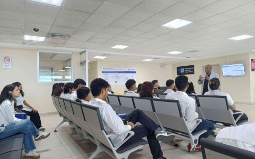 Estudiantes de UTP Coclé visitan el Aeropuerto Internacional de Tocumen