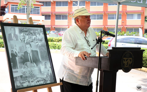 Se inaugura monumento en honor al Dr. Víctor Levi Sasso