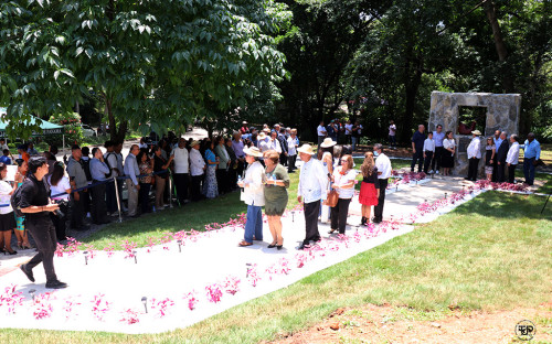 Se inaugura monumento en honor al Dr. Víctor Levi Sasso