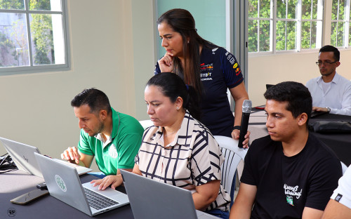 Realizan el Oracle Academy Bootcamp IA en la UTP, actividad que busca mejorar el perfil profesional de los docentes de nivel superior
