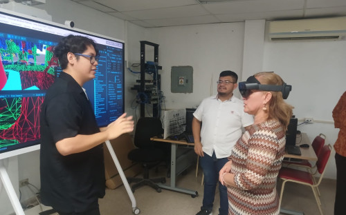 Estudiantes de la UTP presentan innovador sistema de movilidad asistida con realidad aumentada