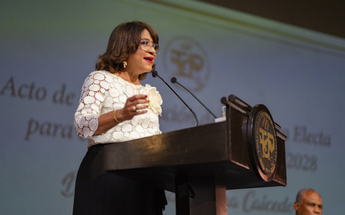 Proclamación de la Dra. Ángela Laguna Caicedo.