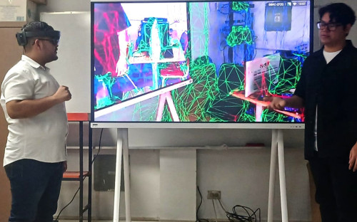 Estudiantes de la UTP presentan innovador sistema de movilidad asistida con realidad aumentada