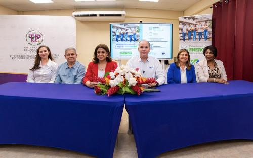 Inauguran proyecto Preparándome con energía para la universidad, en el Centro Regional de Colón