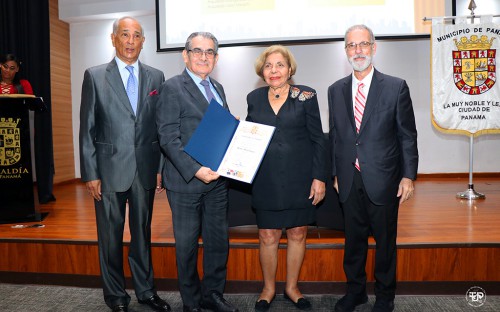 Ing. Héctor M. Montemayor Á., recibió reconocimiento por el Municipio de Panamá.