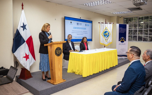 Reacreditación de la carrera de Ingeniería Mecánica Industrial