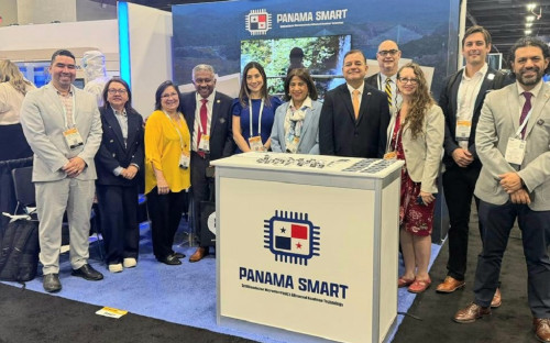 Rectora de la UTP participó en la SEMICON WEST, en los Estados Unidos