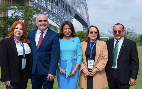 La UTP participó del I Encuentro Bienal Universitario Centroamericano y del Caribe, Organizado por el SICEVAES 