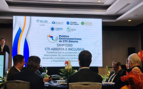 Dra. Ángela Laguna Caicedo Rectora de la UTP participó del Simposio CTI Abierta e Inclusiva, redefiniendo la producción y el intercambio de conocimiento