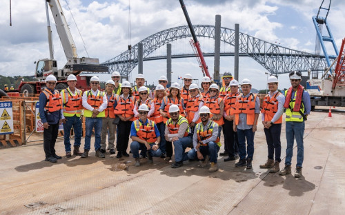 Rectora de la UTP visita el proyecto Cuarto Puente sobre el Canal de Panamá, junto a autoridades universitarias