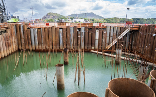 Rectora de la UTP visita el proyecto Cuarto Puente sobre el Canal de Panamá, junto a autoridades universitarias