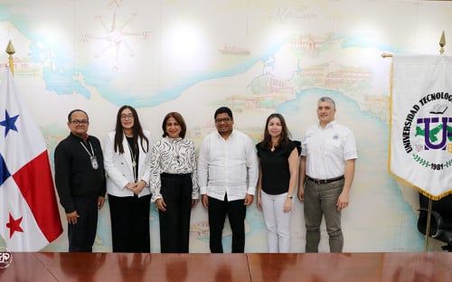 La UTP recibe visita del Embajador de Cuba