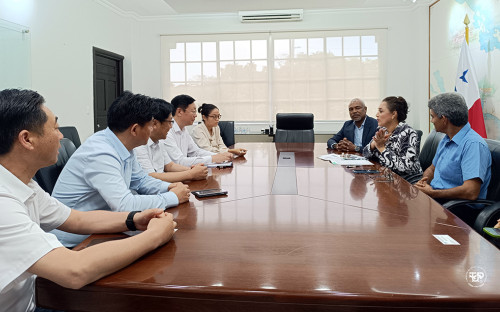 Prefectura Autónoma Tibetana y Qiang de Ngawa visita a la UTP