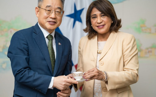 UTP recibe visita del Embajador de Corea del Sur