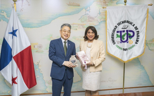 UTP recibe visita del Embajador de Corea del Sur