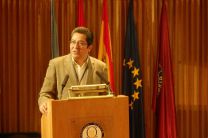 El Dr. Héctor Montes, en su presentación.