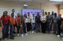 Participantes atienden la jornada educativa enfocada en la promoción de la salud y el autocuidado.
