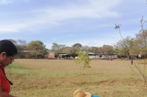 Estudiantes del Centro de Tele-Educación Víctor Levi Sasso – Sede Azuero participan activamente en la siembra de plantones, contribuyendo al cuidado del medio ambiente. Estudiantes del Centro de Tele-Educación Víctor Levi Sasso – Sede Azuero participan activamente en la siembra de plantones, contribuyendo al cuidado del medio ambiente.
